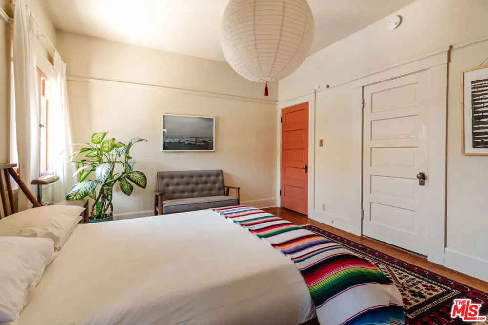 2915 S Budlong Avenue Los Angeles, CA 90007