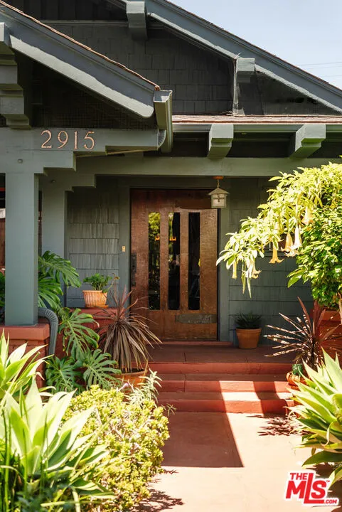 2915 S Budlong Avenue Los Angeles, CA 90007