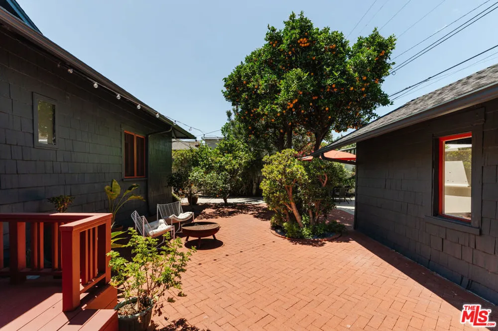 2915 S Budlong Avenue Los Angeles, CA 90007