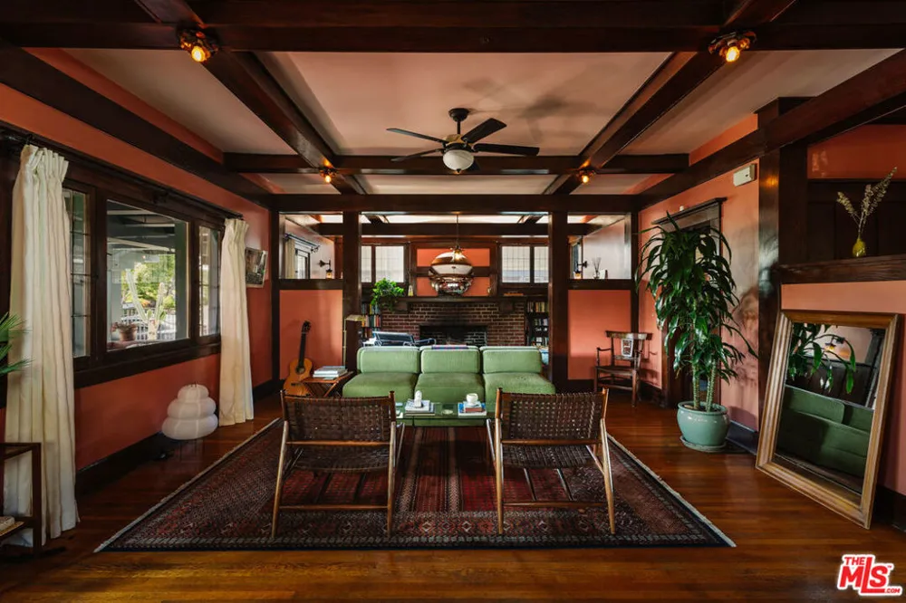 2915 S Budlong Avenue Los Angeles, CA 90007