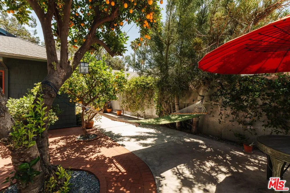 2915 S Budlong Avenue Los Angeles, CA 90007