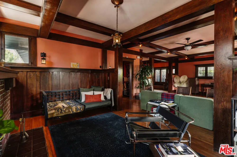 2915 S Budlong Avenue Los Angeles, CA 90007