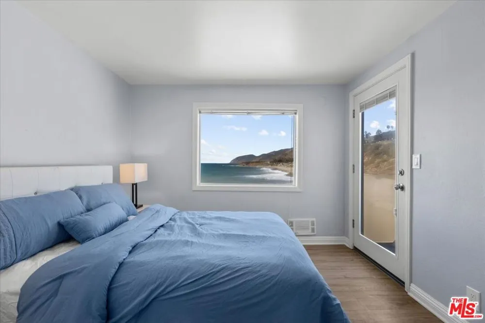 11770 Pacific Coast Highway ## AA Malibu, CA 90265