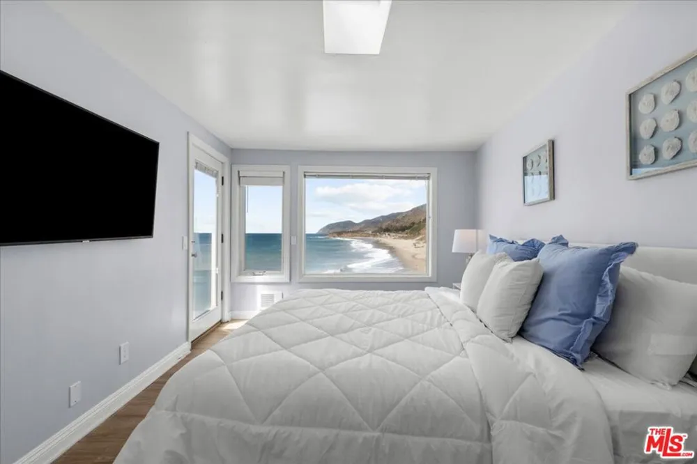 11770 Pacific Coast Highway ## AA Malibu, CA 90265