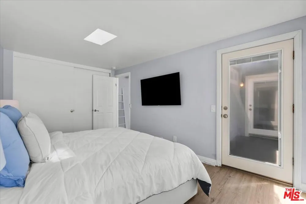 11770 Pacific Coast Highway ## AA Malibu, CA 90265
