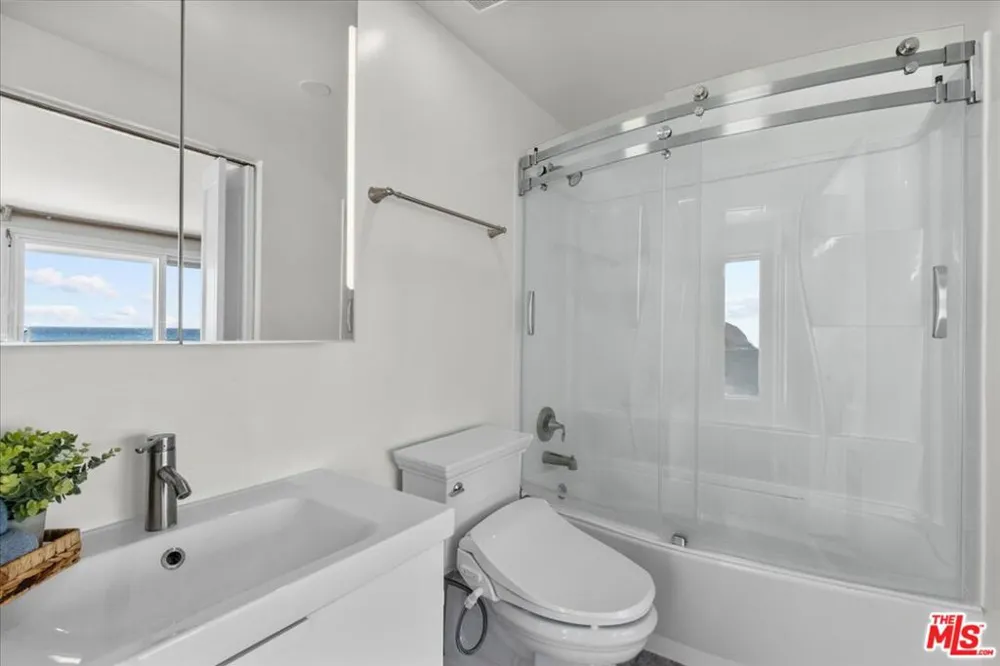 11770 Pacific Coast Highway ## AA Malibu, CA 90265