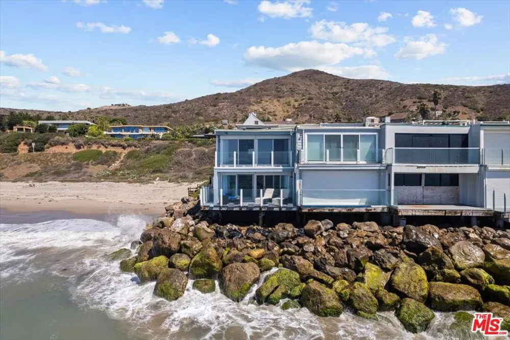 11770 Pacific Coast Highway ## AA Malibu, CA 90265