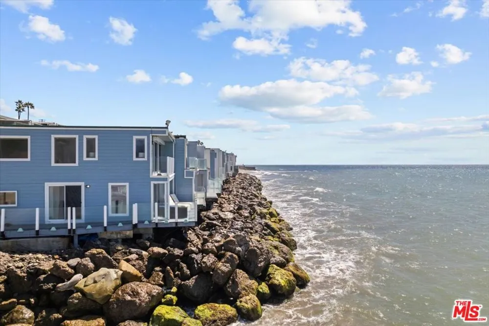 11770 Pacific Coast Highway ## AA Malibu, CA 90265