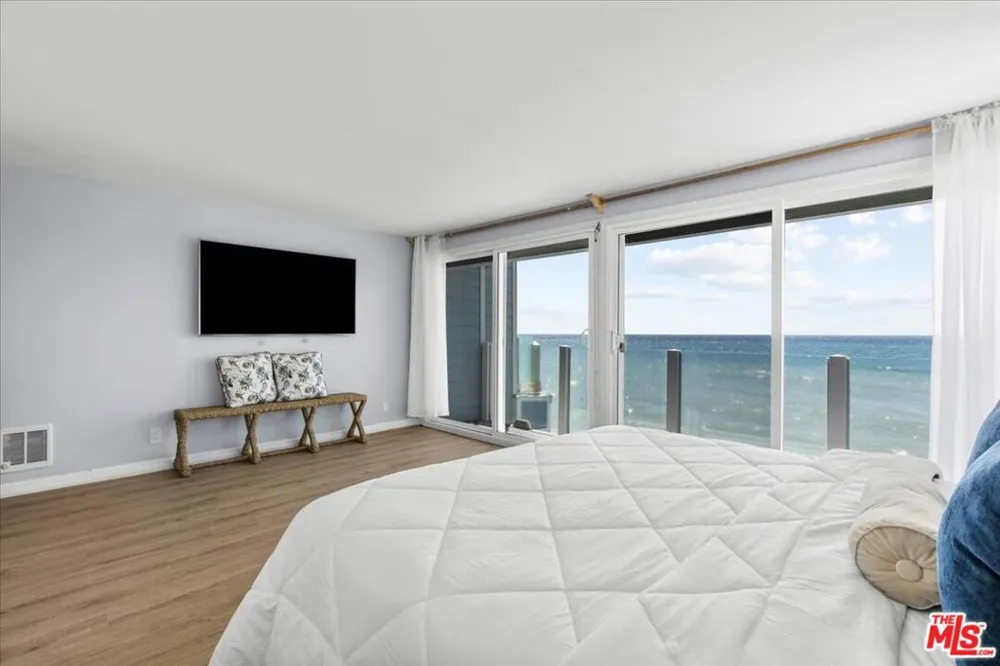 11770 Pacific Coast Highway ## AA Malibu, CA 90265