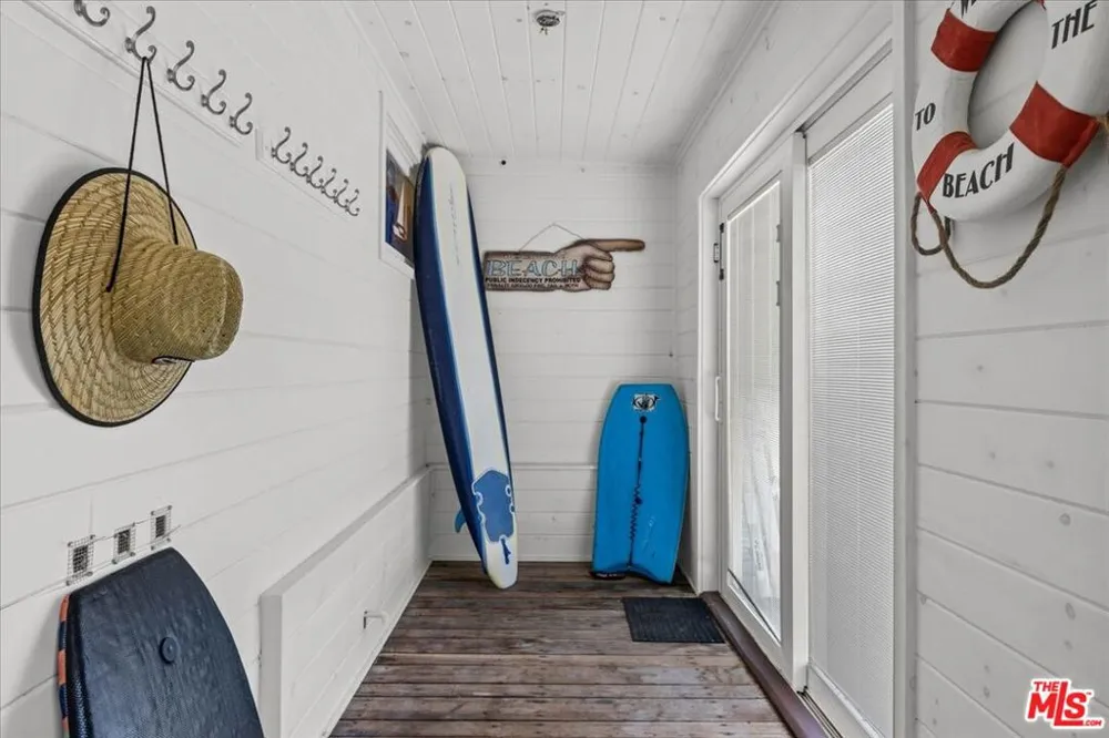 11770 Pacific Coast Highway ## AA Malibu, CA 90265