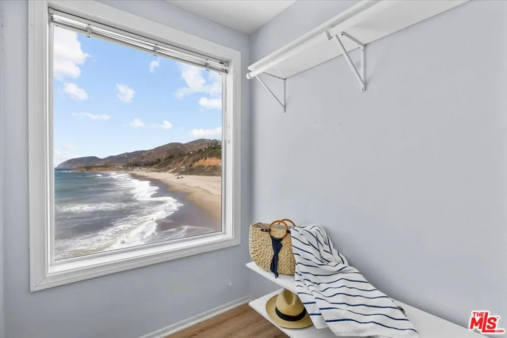 11770 Pacific Coast Highway ## AA Malibu, CA 90265