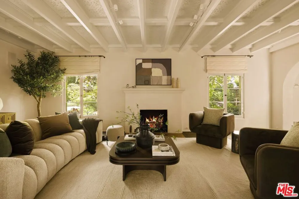 159 Cliffwood Avenue Los Angeles, CA 90049