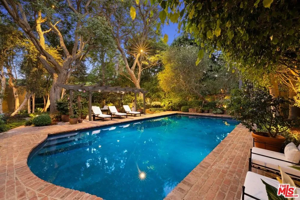 159 Cliffwood Avenue Los Angeles, CA 90049