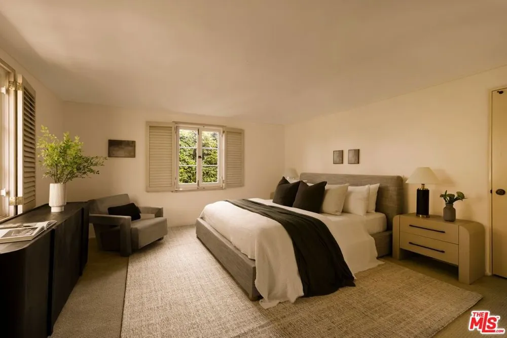 159 Cliffwood Avenue Los Angeles, CA 90049