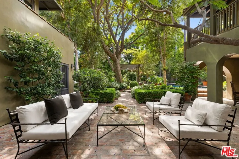 159 Cliffwood Avenue Los Angeles, CA 90049