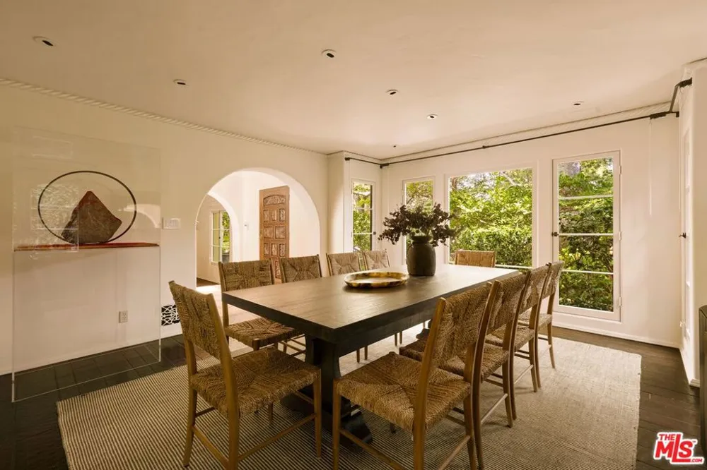 159 Cliffwood Avenue Los Angeles, CA 90049