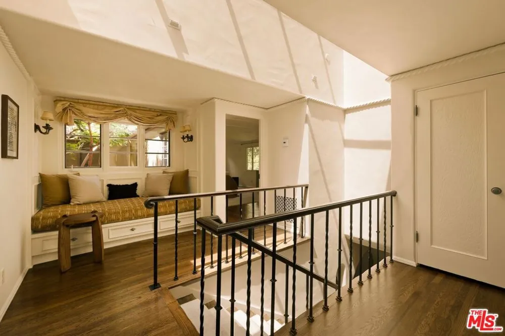 159 Cliffwood Avenue Los Angeles, CA 90049