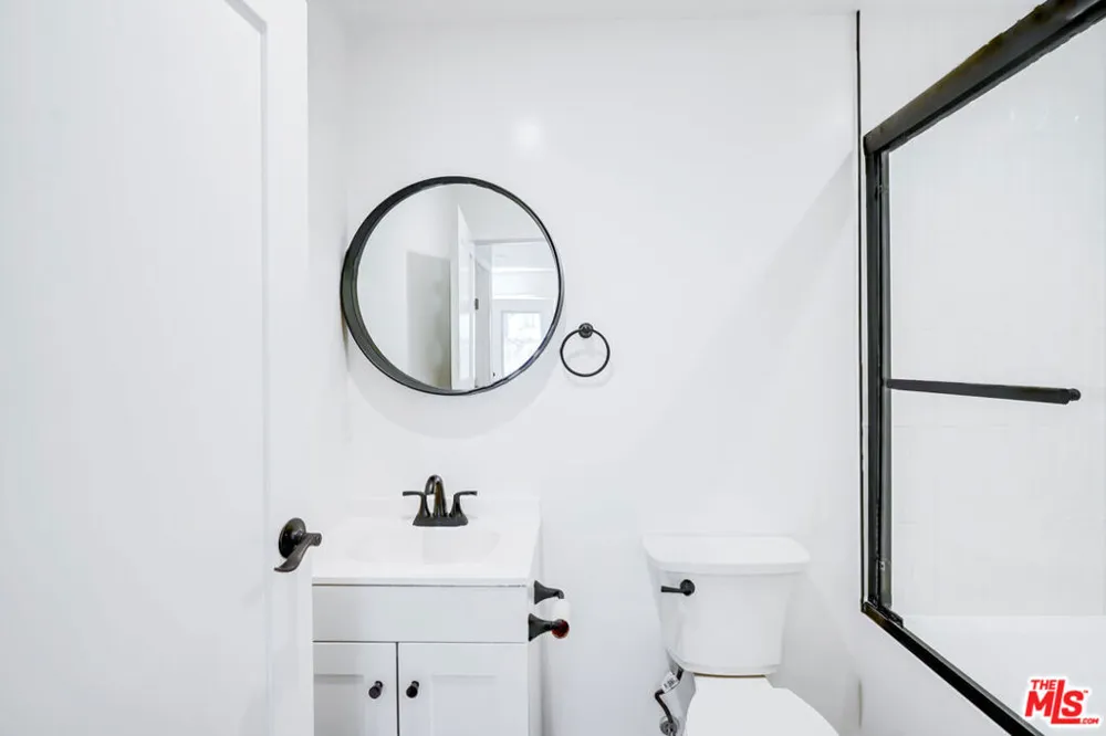 19924 Welby Way #1/2 Winnetka, CA 91306