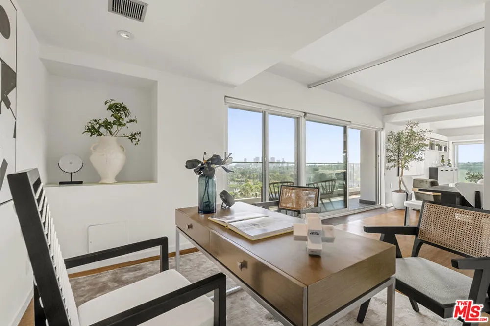 838 Doheny Drive #1001 West Hollywood, CA 90069