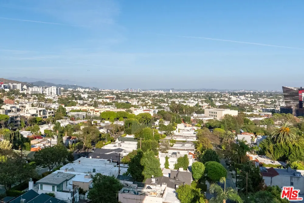 838 Doheny Drive #1001 West Hollywood, CA 90069