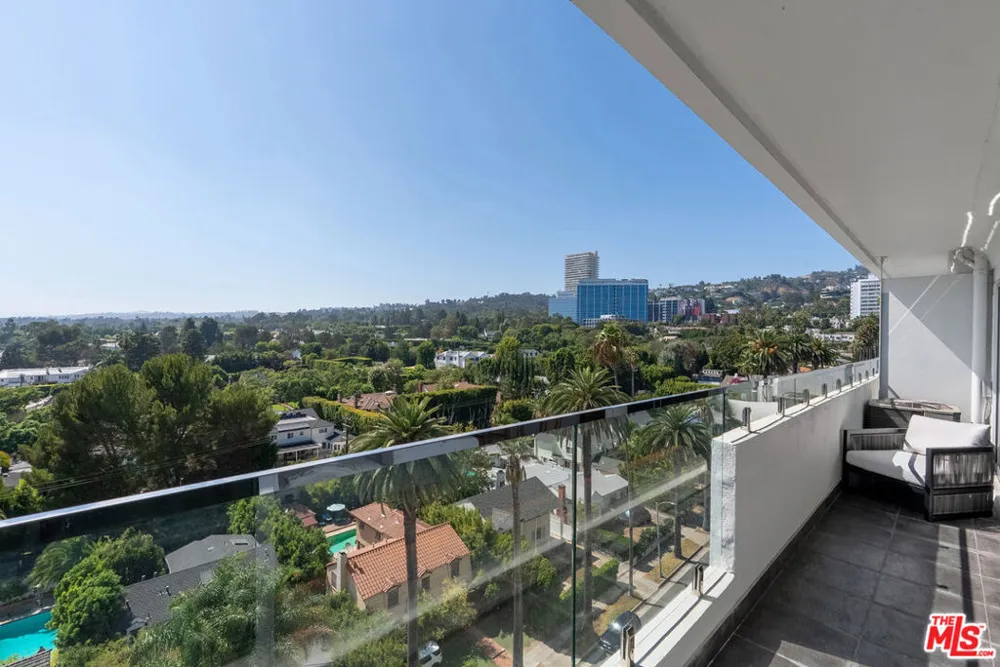 838 Doheny Drive #1001 West Hollywood, CA 90069
