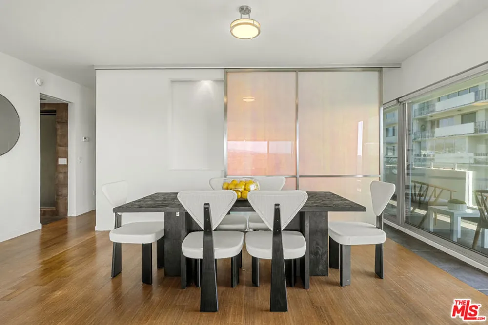 838 Doheny Drive #1001 West Hollywood, CA 90069