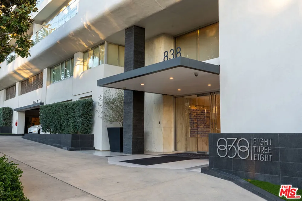 838 Doheny Drive #1001 West Hollywood, CA 90069