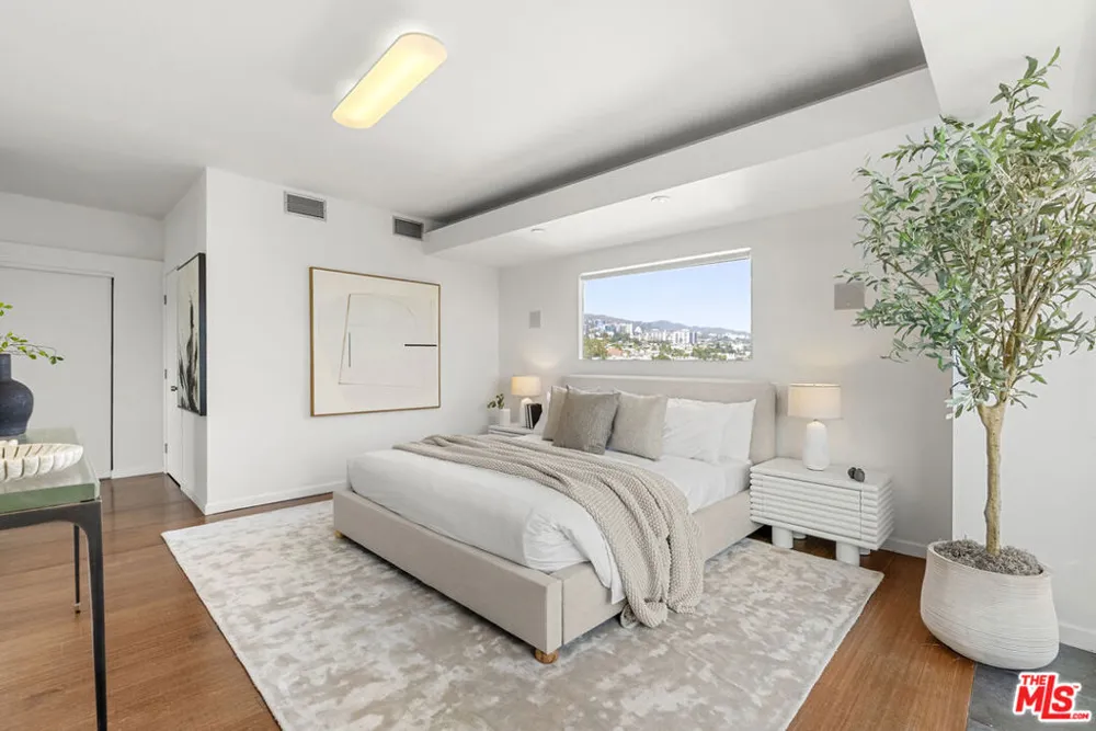 838 Doheny Drive #1001 West Hollywood, CA 90069