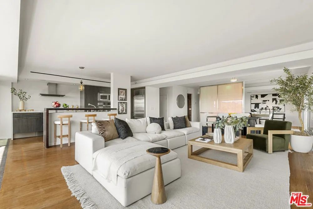 838 Doheny Drive #1001 West Hollywood, CA 90069