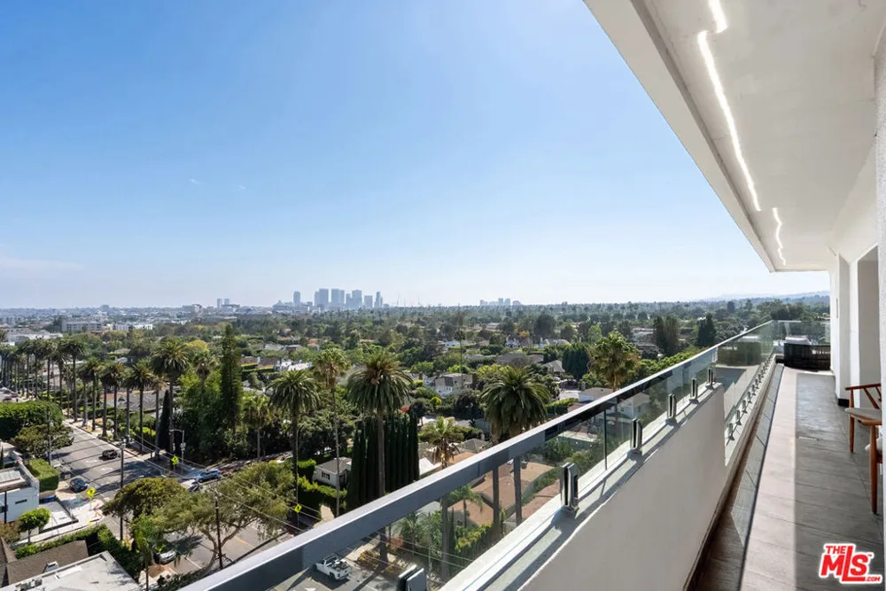 838 Doheny Drive #1001 West Hollywood, CA 90069