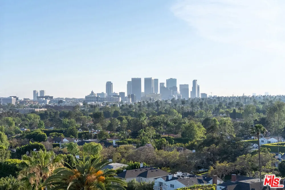 838 Doheny Drive #1001 West Hollywood, CA 90069