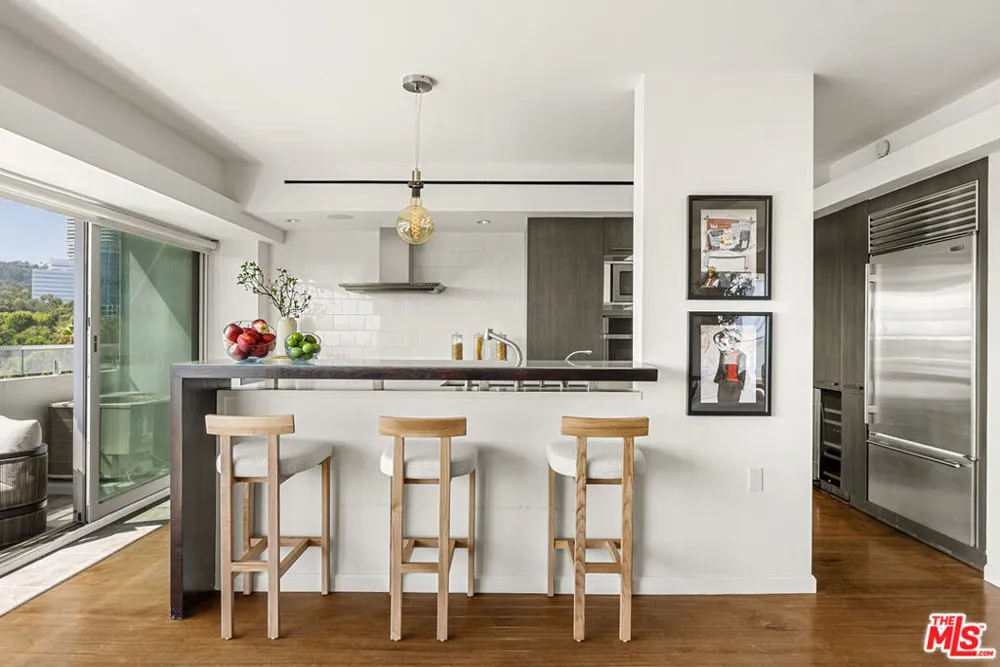 838 Doheny Drive #1001 West Hollywood, CA 90069