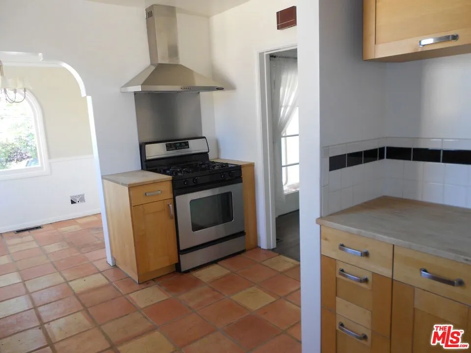9139 W 25TH STREET Los Angeles, CA 90034
