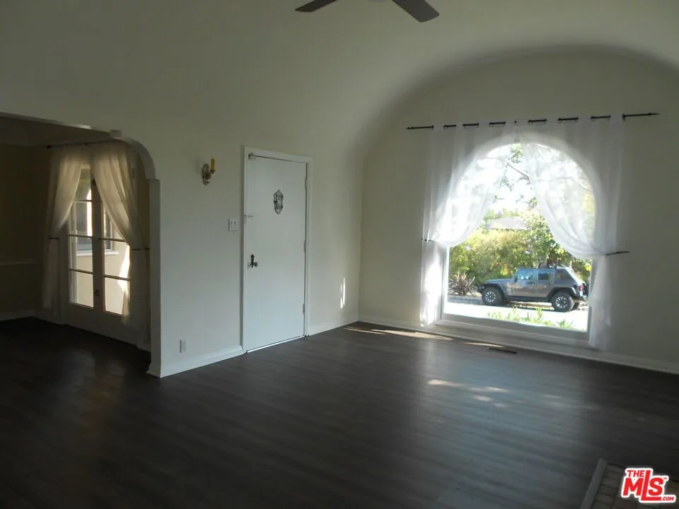 9139 W 25TH STREET Los Angeles, CA 90034