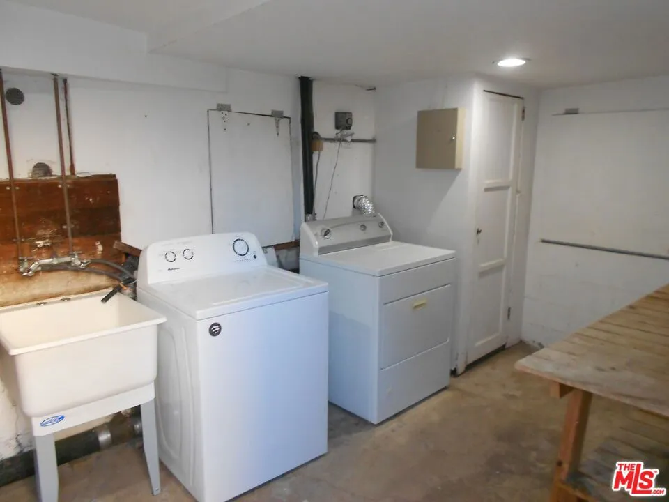 9139 W 25TH STREET Los Angeles, CA 90034