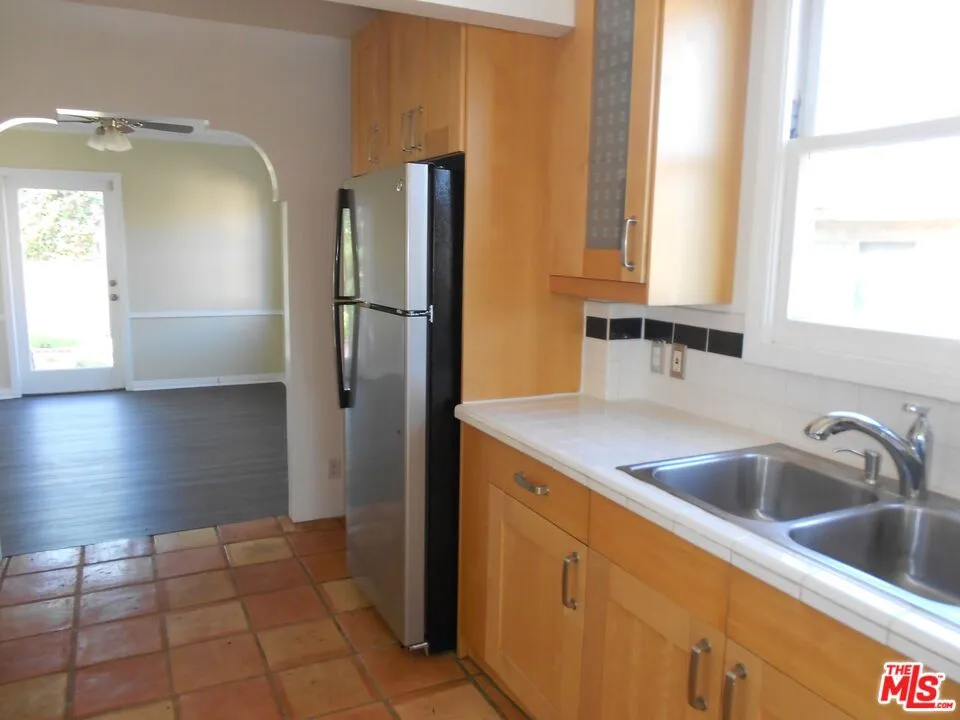 9139 W 25TH STREET Los Angeles, CA 90034