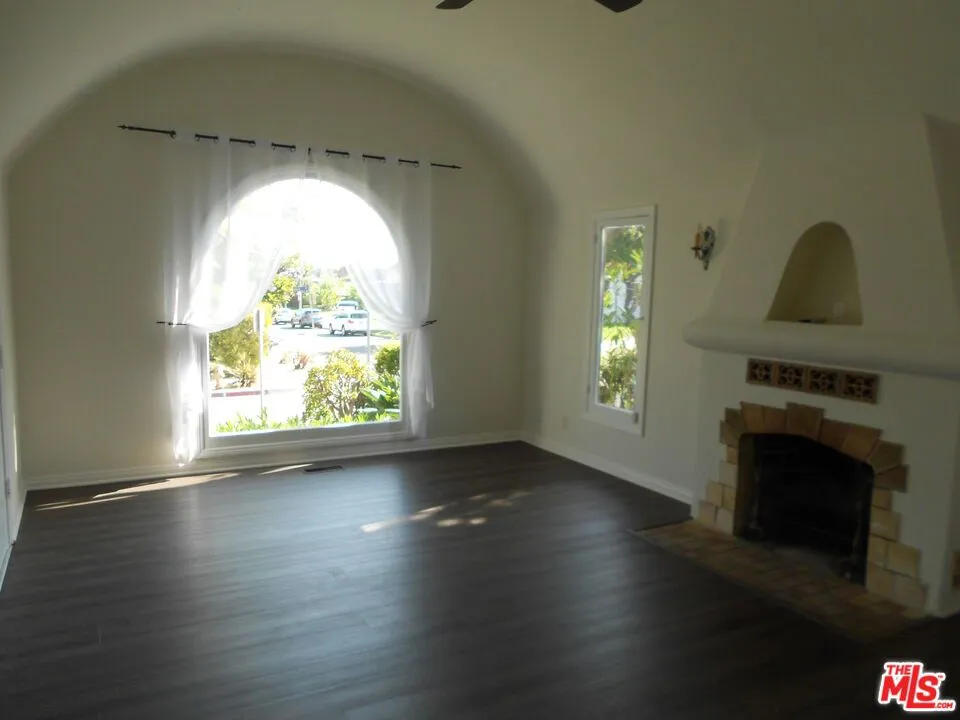 9139 W 25TH STREET Los Angeles, CA 90034