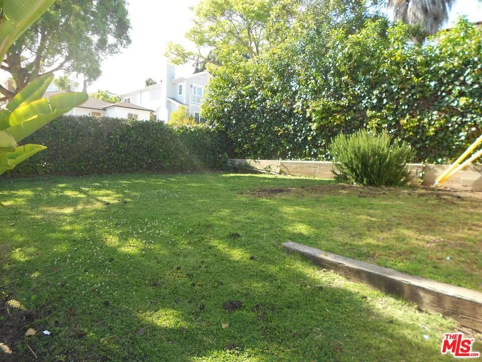 9139 W 25TH STREET Los Angeles, CA 90034