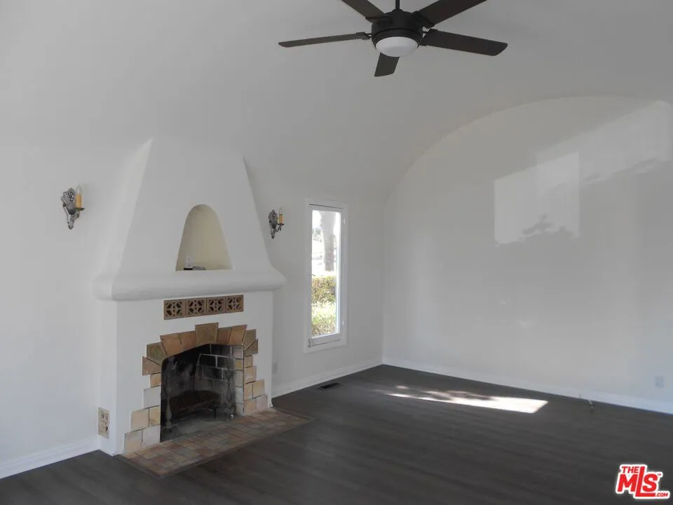 9139 W 25TH STREET Los Angeles, CA 90034