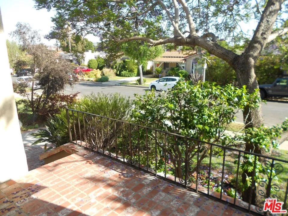 9139 W 25TH STREET Los Angeles, CA 90034