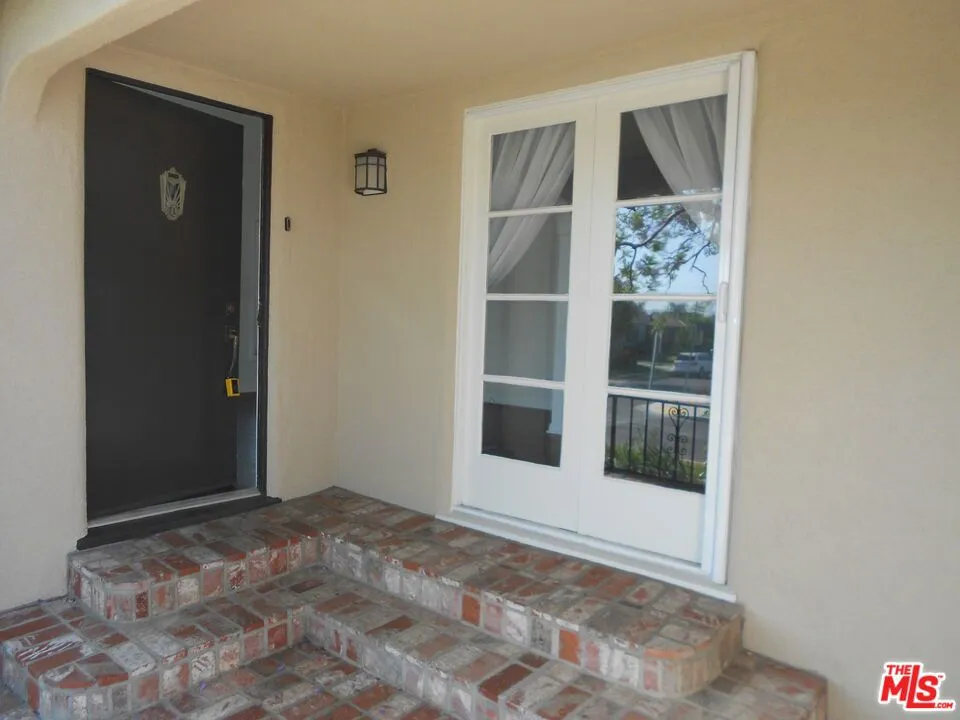 9139 W 25TH STREET Los Angeles, CA 90034