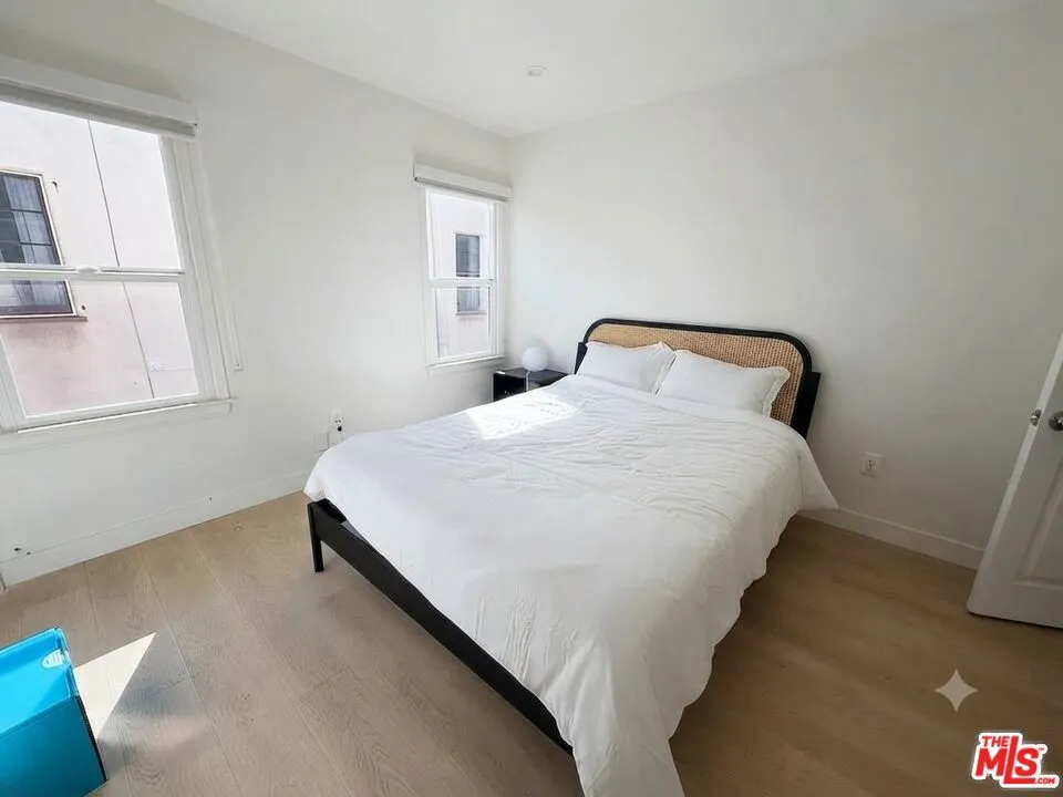 1546 S Ogden Drive ##2 Los Angeles, CA 90019