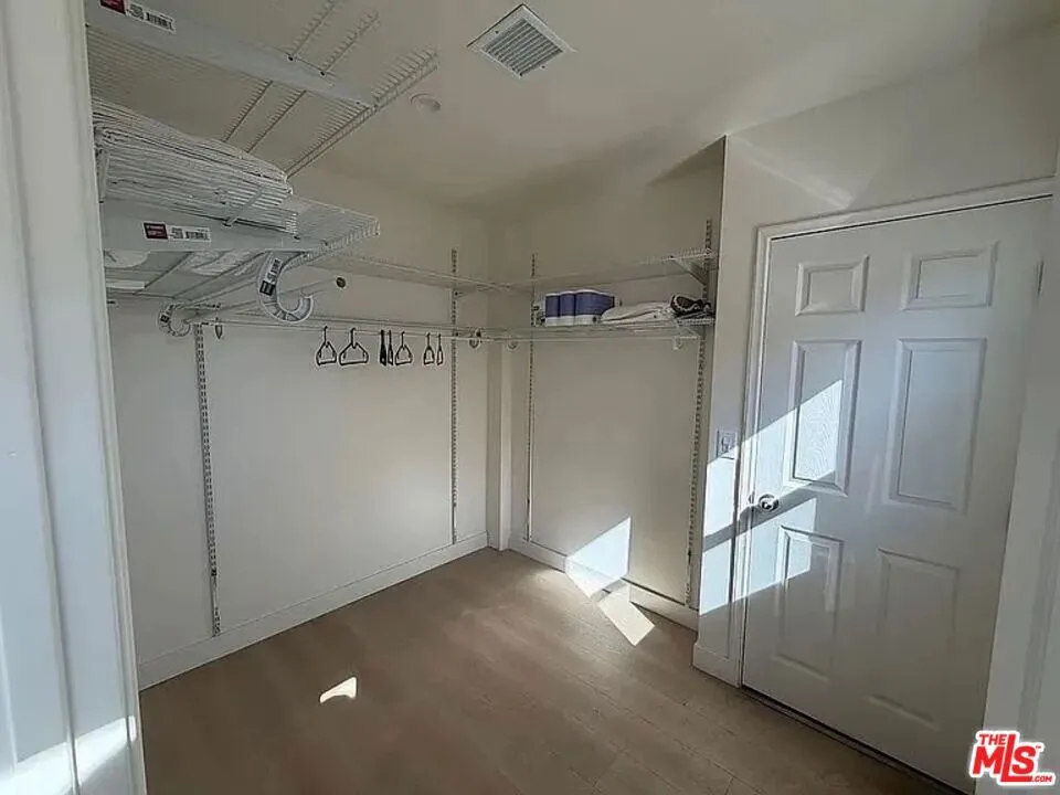 1546 S Ogden Drive ##2 Los Angeles, CA 90019