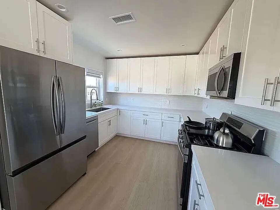 1546 S Ogden Drive ##2 Los Angeles, CA 90019