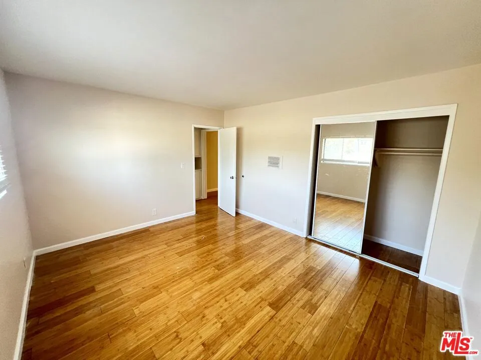 2637 Centinela Avenue #9 Santa Monica, CA 90405