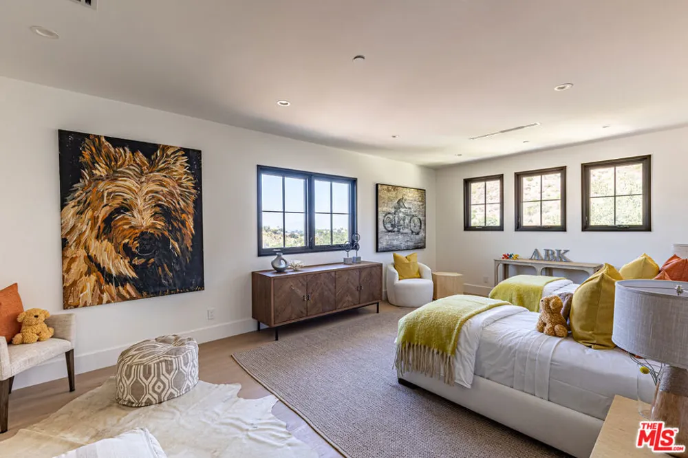 23614 Dry Canyon Cold Creek Rd Calabasas, CA 91302