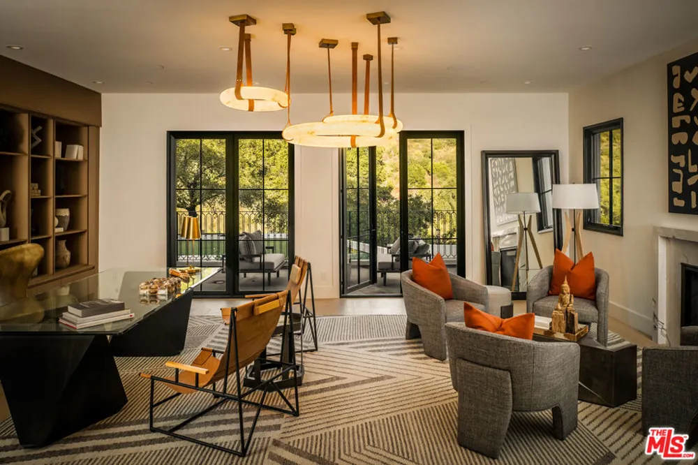 23614 Dry Canyon Cold Creek Rd Calabasas, CA 91302