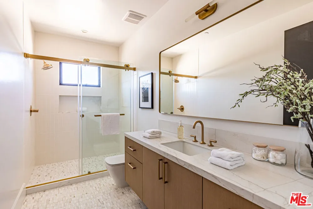 23614 Dry Canyon Cold Creek Rd Calabasas, CA 91302