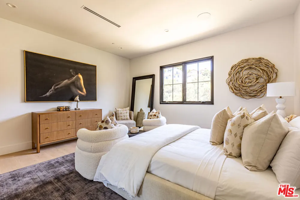 23614 Dry Canyon Cold Creek Rd Calabasas, CA 91302