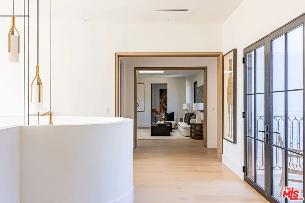 23614 Dry Canyon Cold Creek Rd Calabasas, CA 91302